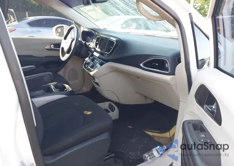 2020 Chrysler Pacifica Touring from USA, damaged, VIN 2C4RC1FG4LR135808